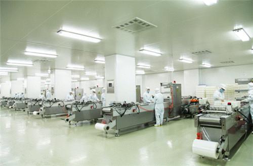 感恩 致敬戰(zhàn) 疫 中的每一位平凡英雄